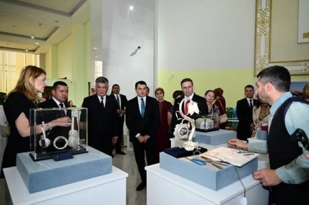 Türkmənistanda Azərbaycan mədəniyyətinin zəngin irsi nümayiş olunur