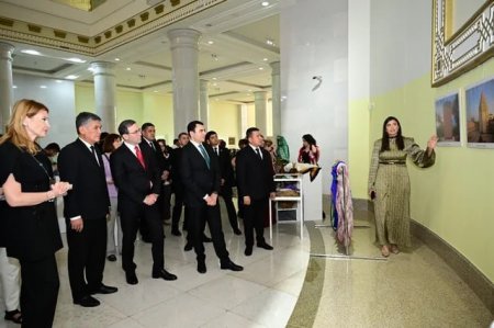 Türkmənistanda Azərbaycan mədəniyyətinin zəngin irsi nümayiş olunur