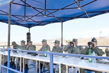 Kərim Vəliyev Hərbi Dəniz Qüvvələrində keçirilən təlimi izləyib Kərim Vəliyev Hərbi Dəniz Qüvvələrində keçirilən təlimi izləyib