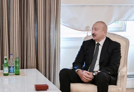 İlham Əliyev Qurban Qurbanovu qəbul etdi və ona "Dostluq" ordenini təqdim etdi İlham Əliyev Qurban Qurbanovu qəbul etdi və ona "Dostluq" ordenini təqdim etdi
