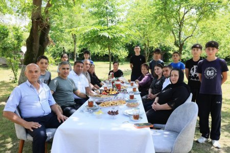 Anar Ələkbərov şəhid Nail İbrahimlinin ailəsini ziyarət edib Anar Ələkbərov şəhid Nail İbrahimlinin ailəsini ziyarət edib