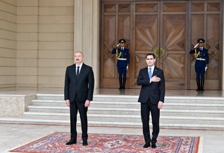 Türkmənistan Prezidenti Sərdar Berdiməhəmmədov Azərbaycanda rəsmi qarşılanıb Türkmənistan Prezidenti Sərdar Berdiməhəmmədov Azərbaycanda rəsmi qarşılanıb