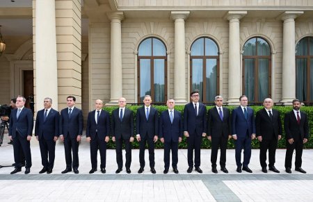 Türkmənistan Prezidenti Sərdar Berdiməhəmmədov Azərbaycanda rəsmi qarşılanıb Türkmənistan Prezidenti Sərdar Berdiməhəmmədov Azərbaycanda rəsmi qarşılanıb