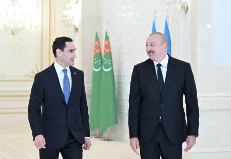 Türkmənistan Prezidenti Sərdar Berdiməhəmmədov Azərbaycanda rəsmi qarşılanıb Türkmənistan Prezidenti Sərdar Berdiməhəmmədov Azərbaycanda rəsmi qarşılanıb