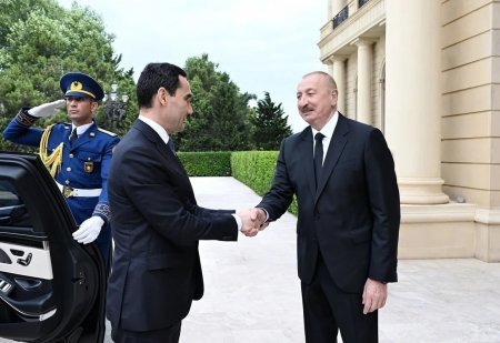 Türkmənistan Prezidenti Sərdar Berdiməhəmmədov Azərbaycanda rəsmi qarşılanıb Türkmənistan Prezidenti Sərdar Berdiməhəmmədov Azərbaycanda rəsmi qarşılanıb