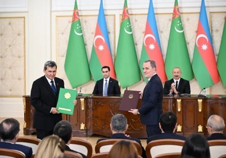 Azərbaycan və Türkmənistan arasında bir sıra mühüm sənədlər imzalanıb
