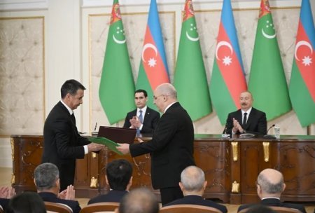 Azərbaycan və Türkmənistan arasında bir sıra mühüm sənədlər imzalanıb