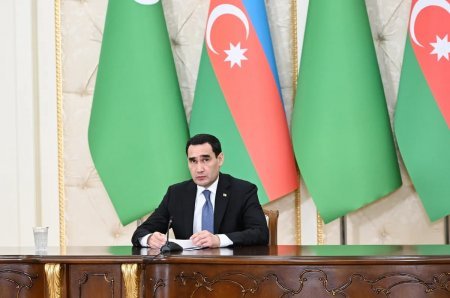 İlham Əliyev və Sərdar Berdiməhəmmədov mətbuata bəyanatla çıxış ediblər