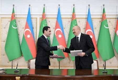 İlham Əliyev və Sərdar Berdiməhəmmədov mətbuata bəyanatla çıxış ediblər