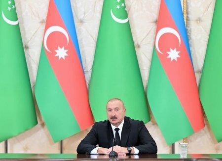 İlham Əliyev və Sərdar Berdiməhəmmədov mətbuata bəyanatla çıxış ediblər