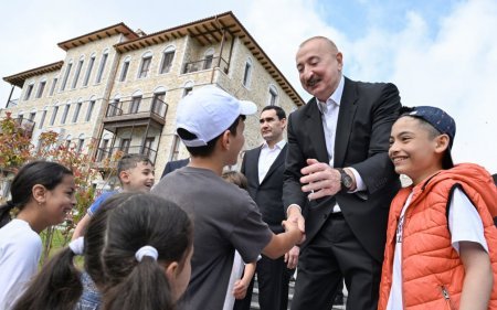 İlham Əliyevin uşaqlarla səmimi görüntüləri