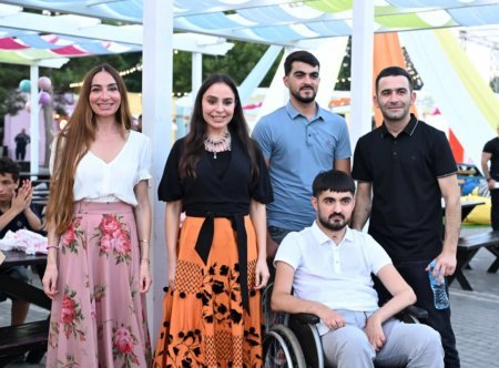 Leyla Əliyeva və Arzu Əliyeva “CandyFest” yay festivalını ziyarət ediblər