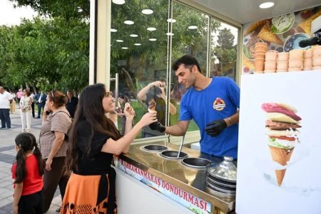 Leyla Əliyeva və Arzu Əliyeva “CandyFest” yay festivalını ziyarət ediblər