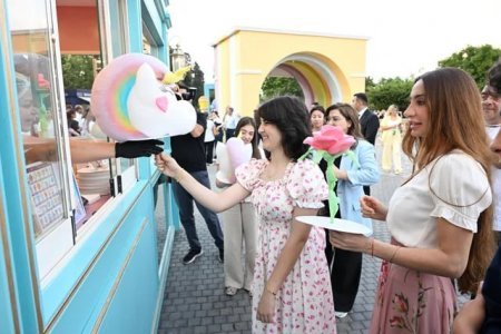 Leyla Əliyeva və Arzu Əliyeva “CandyFest” yay festivalını ziyarət ediblər