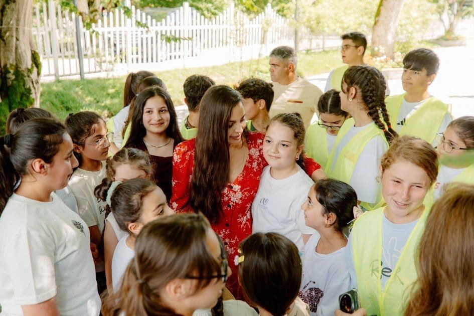 Leyla Əliyeva Qəbələdə rəssam Yəhya Cəlilovun ilk fərdi sərgisinin açılışında iştirak edib Leyla Əliyeva Qəbələdə rəssam Yəhya Cəlilovun ilk fərdi sərgisinin açılışında iştirak edib