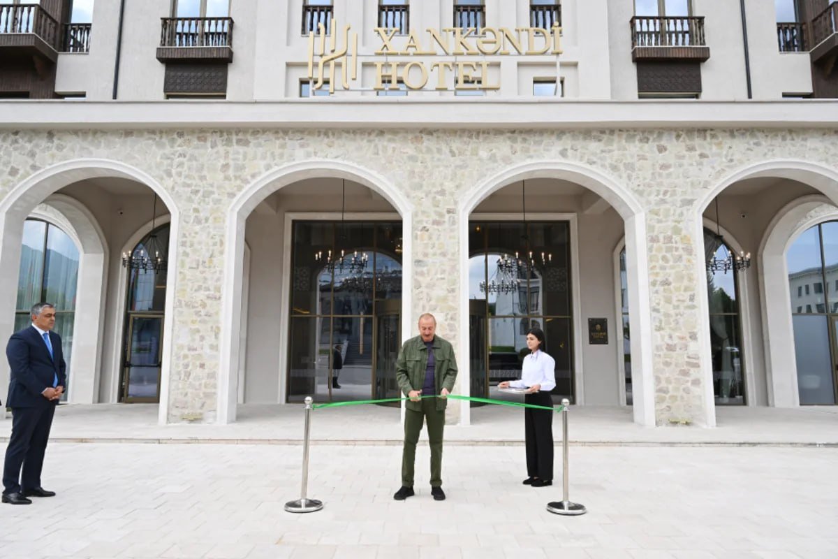 Prezident İlham Əliyev "Xankəndi" hotelinin açılışında iştirak edib Prezident İlham Əliyev "Xankəndi" hotelinin açılışında iştirak edib
