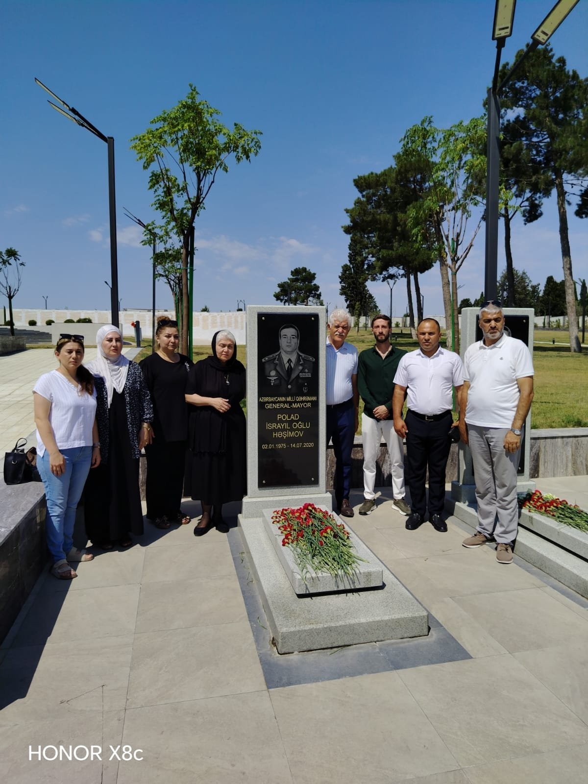"Vətənə Xidmət və Hüquqi-Sosial İnkişaf Maarifləndirmə" İctimai Birliyinin fəalları şəhidlərimizin əziz xatirəsini ehtiramla yad ediblər "Vətənə Xidmət və Hüquqi-Sosial İnkişaf Maarifləndirmə" İctimai Birliyinin fəalları şəhidlərimizin əziz xatirəsini ehtiramla yad ediblər