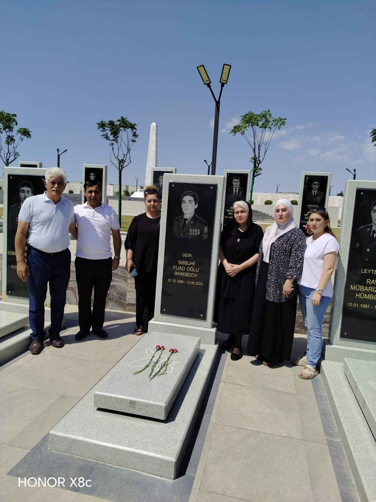 "Vətənə Xidmət və Hüquqi-Sosial İnkişaf Maarifləndirmə" İctimai Birliyinin fəalları şəhidlərimizin əziz xatirəsini ehtiramla yad ediblər "Vətənə Xidmət və Hüquqi-Sosial İnkişaf Maarifləndirmə" İctimai Birliyinin fəalları şəhidlərimizin əziz xatirəsini ehtiramla yad ediblər