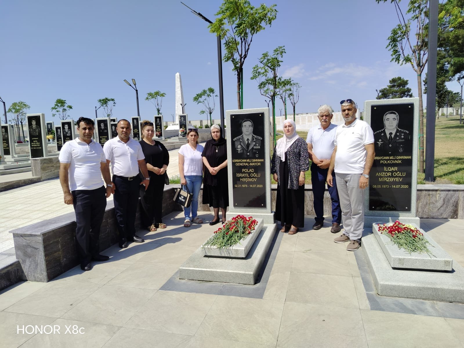 "Vətənə Xidmət və Hüquqi-Sosial İnkişaf Maarifləndirmə" İctimai Birliyinin fəalları şəhidlərimizin əziz xatirəsini ehtiramla yad ediblər "Vətənə Xidmət və Hüquqi-Sosial İnkişaf Maarifləndirmə" İctimai Birliyinin fəalları şəhidlərimizin əziz xatirəsini ehtiramla yad ediblər