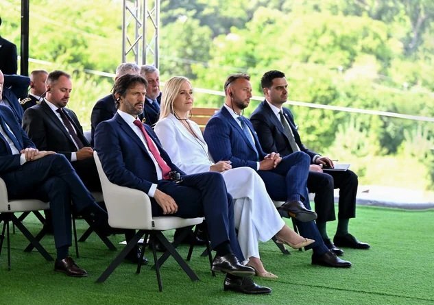 İlham Əliyev və Peter Pelleqrini Şuşada mətbuata bəyanatlarla çıxış ediblər