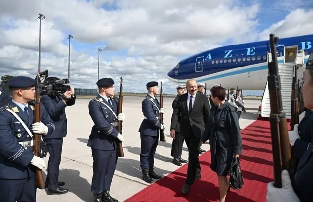Prezident İlham Əliyev Almaniyaya rəsmi səfərə yola düşüb Prezident İlham Əliyev Almaniyaya rəsmi səfərə yola düşüb