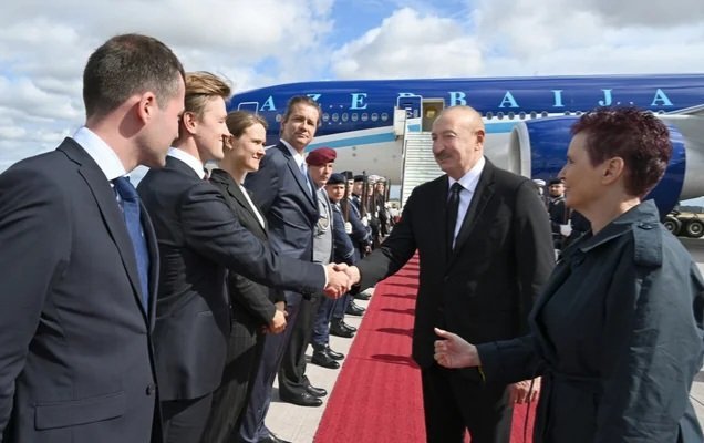 Prezident İlham Əliyev Almaniyaya rəsmi səfərə yola düşüb Prezident İlham Əliyev Almaniyaya rəsmi səfərə yola düşüb