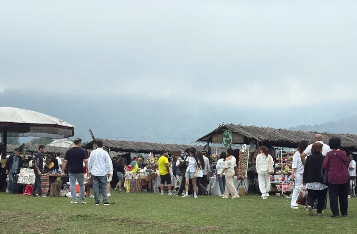 Milli Yaylaq Festivalında səhnə çökdü: Xəsarət alanların kimliyi açıqlandı Milli Yaylaq Festivalında səhnə çökdü: Xəsarət alanların kimliyi açıqlandı