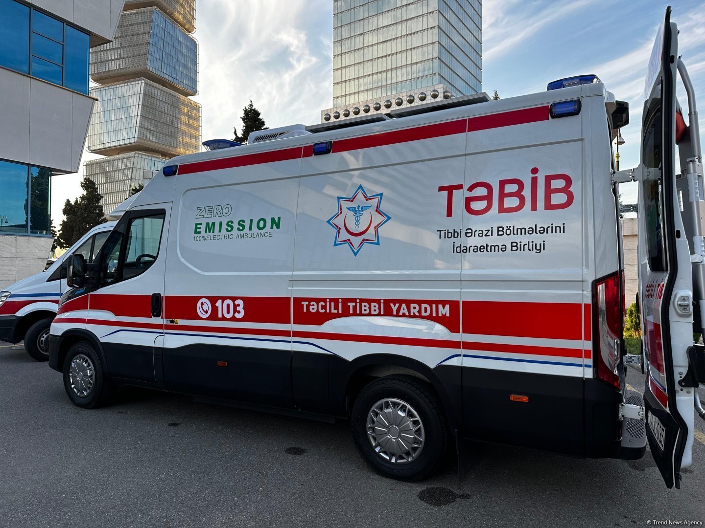 Güclü külək Bakıda iki nəfərin xəsarət almasına səbəb olub Güclü külək Bakıda iki nəfərin xəsarət almasına səbəb olub