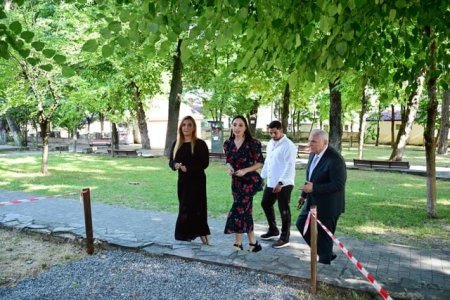 Leyla Əliyeva Şəkidə Məhəmməd Füzuli adına parkda aparılacaq bərpa işləri ilə tanış olub Leyla Əliyeva Şəkidə Məhəmməd Füzuli adına parkda aparılacaq bərpa işləri ilə tanış olub