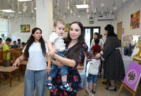 Leyla Əliyeva Şəkidə 6 saylı Uşaq evi sosial xidmət müəssisəsində olub