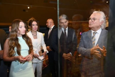 Azərbaycan Milli Xalça Muzeyində “Divanü lüğat-it-türk” sərgisi açılıb Azərbaycan Milli Xalça Muzeyində “Divanü lüğat-it-türk” sərgisi açılıb
