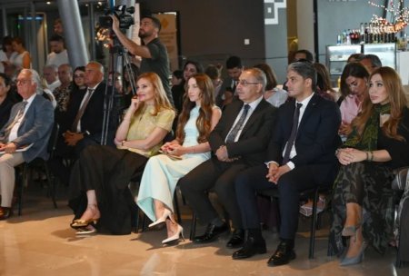 Azərbaycan Milli Xalça Muzeyində “Divanü lüğat-it-türk” sərgisi açılıb Azərbaycan Milli Xalça Muzeyində “Divanü lüğat-it-türk” sərgisi açılıb
