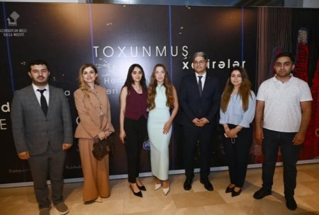 Azərbaycan Milli Xalça Muzeyində “Divanü lüğat-it-türk” sərgisi açılıb Azərbaycan Milli Xalça Muzeyində “Divanü lüğat-it-türk” sərgisi açılıb