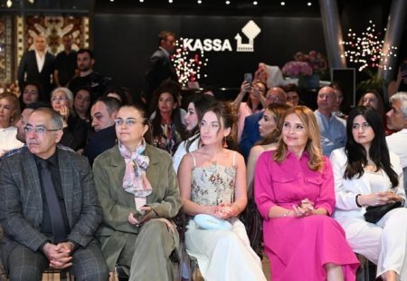 Azərbaycan Milli Xalça Muzeyində “Zamanın naxışları” adlı möhtəşəm moda nümayişi keçirilib