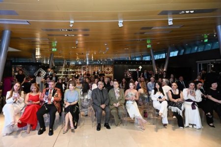 Azərbaycan Milli Xalça Muzeyində “Zamanın naxışları” adlı möhtəşəm moda nümayişi keçirilib