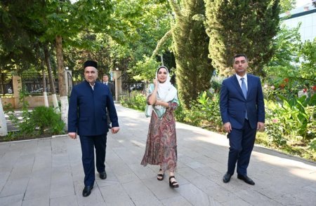 Leyla Əliyeva Yevlax Cümə məscidini ziyarət edib