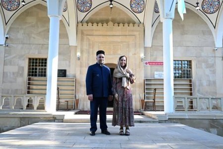 Leyla Əliyeva Yevlax Cümə məscidini ziyarət edib