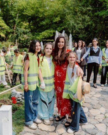 Leyla Əliyeva Qəbələdə rəssam Yəhya Cəlilovun ilk fərdi sərgisinin açılışında iştirak edib Leyla Əliyeva Qəbələdə rəssam Yəhya Cəlilovun ilk fərdi sərgisinin açılışında iştirak edib