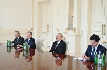Prezident İlham Əliyev ABŞ senatoru Stiv Deynsi qəbul edib