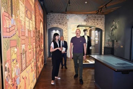 Prezident İlham Əliyev Şuşada "Sadıqcanın evi"nin açılışında iştirak edib Prezident İlham Əliyev Şuşada "Sadıqcanın evi"nin açılışında iştirak edib