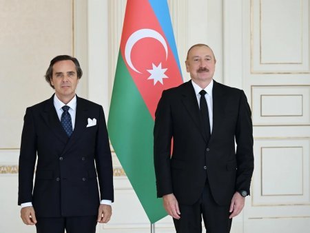 Prezident İlham Əliyev Braziliyanın Azərbaycana yeni təyin olunmuş səfirini qəbul edib Prezident İlham Əliyev Braziliyanın Azərbaycana yeni təyin olunmuş səfirini qəbul edib