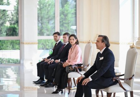 Prezident İlham Əliyev Braziliyanın Azərbaycana yeni təyin olunmuş səfirini qəbul edib Prezident İlham Əliyev Braziliyanın Azərbaycana yeni təyin olunmuş səfirini qəbul edib