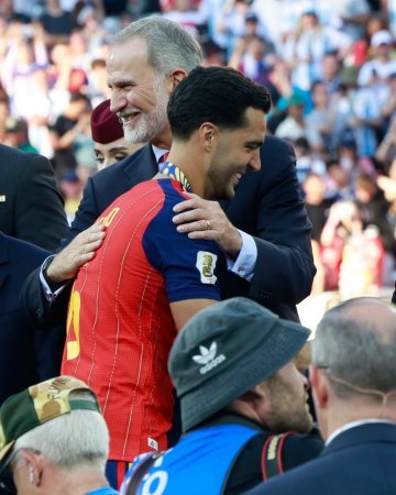 İspaniya kral ailəsi dünya çempionlarını təbrik etdi İspaniya kral ailəsi dünya çempionlarını təbrik etdi
