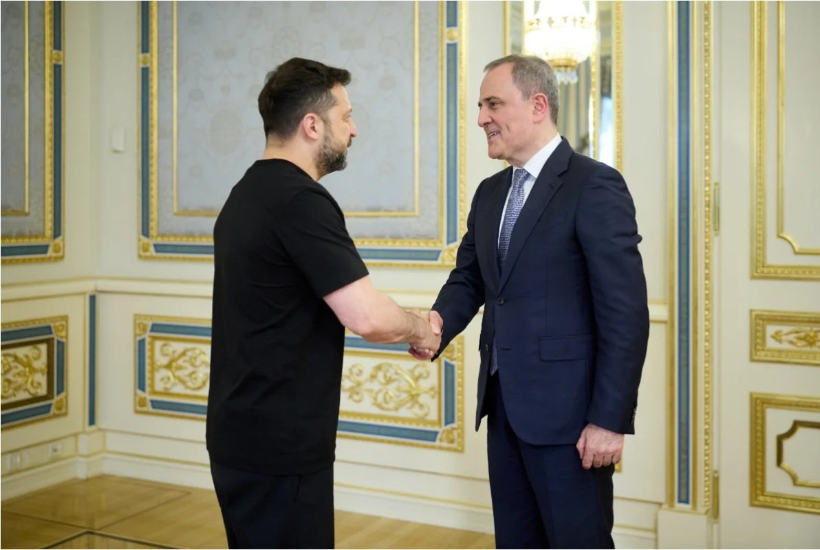 Zelenski Ceyhun Bayramovu qəbul etdi – Müdafiə və iqtisadi əməkdaşlıq müzakirə olundu Zelenski Ceyhun Bayramovu qəbul etdi – Müdafiə və iqtisadi əməkdaşlıq müzakirə olundu