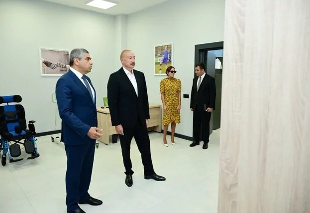 İlham Əliyev və Mehriban Əliyeva Naxçıvan Regional DOST Mərkəzinin açılışında iştirak ediblər İlham Əliyev və Mehriban Əliyeva Naxçıvan Regional DOST Mərkəzinin açılışında iştirak ediblər