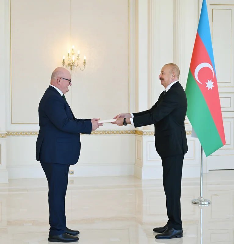 İlham Əliyev Böyük Britaniyanın Azərbaycana yeni təyin olunmuş səfirini qəbul edib