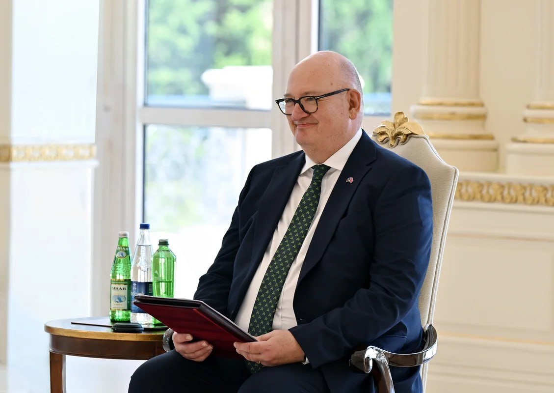 İlham Əliyev Böyük Britaniyanın Azərbaycana yeni təyin olunmuş səfirini qəbul edib