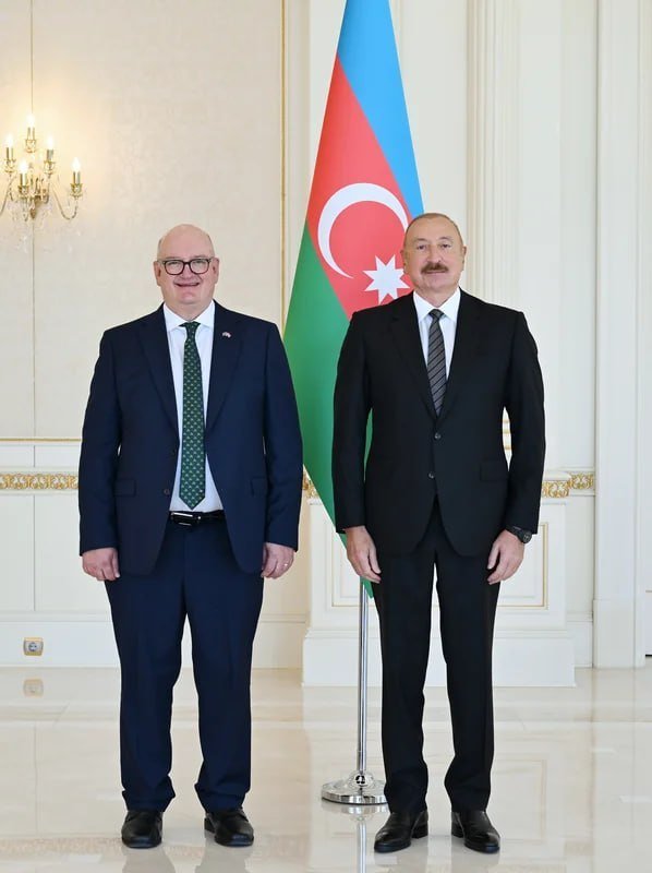 İlham Əliyev Böyük Britaniyanın Azərbaycana yeni təyin olunmuş səfirini qəbul edib