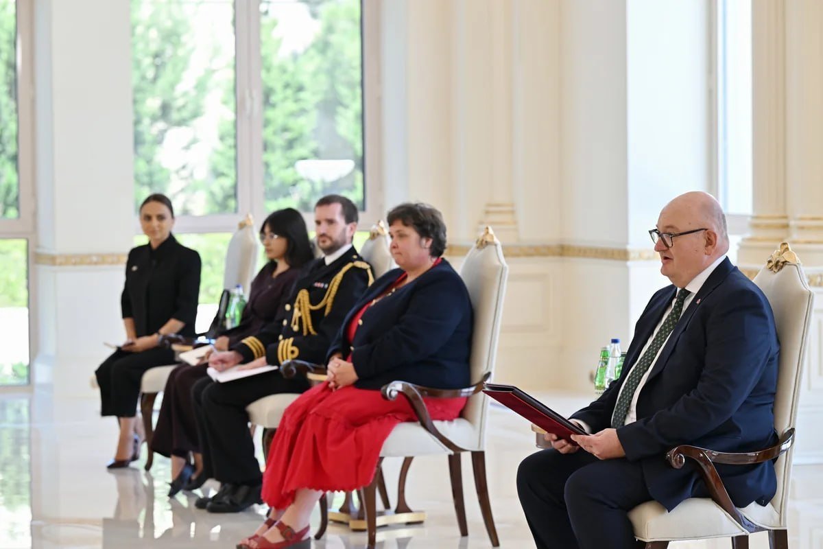 İlham Əliyev Böyük Britaniyanın Azərbaycana yeni təyin olunmuş səfirini qəbul edib