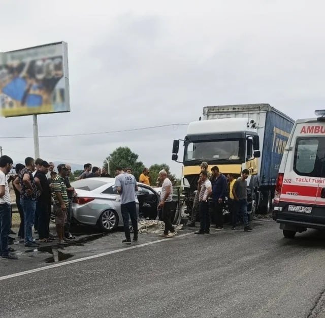 Şabranda ölümlə nəticələnən ağır yol-nəqliyyat hadisəsində ölənlərin sayı iki nəfərə çatıb. Şabranda ölümlə nəticələnən ağır yol-nəqliyyat hadisəsində ölənlərin sayı iki nəfərə çatıb.